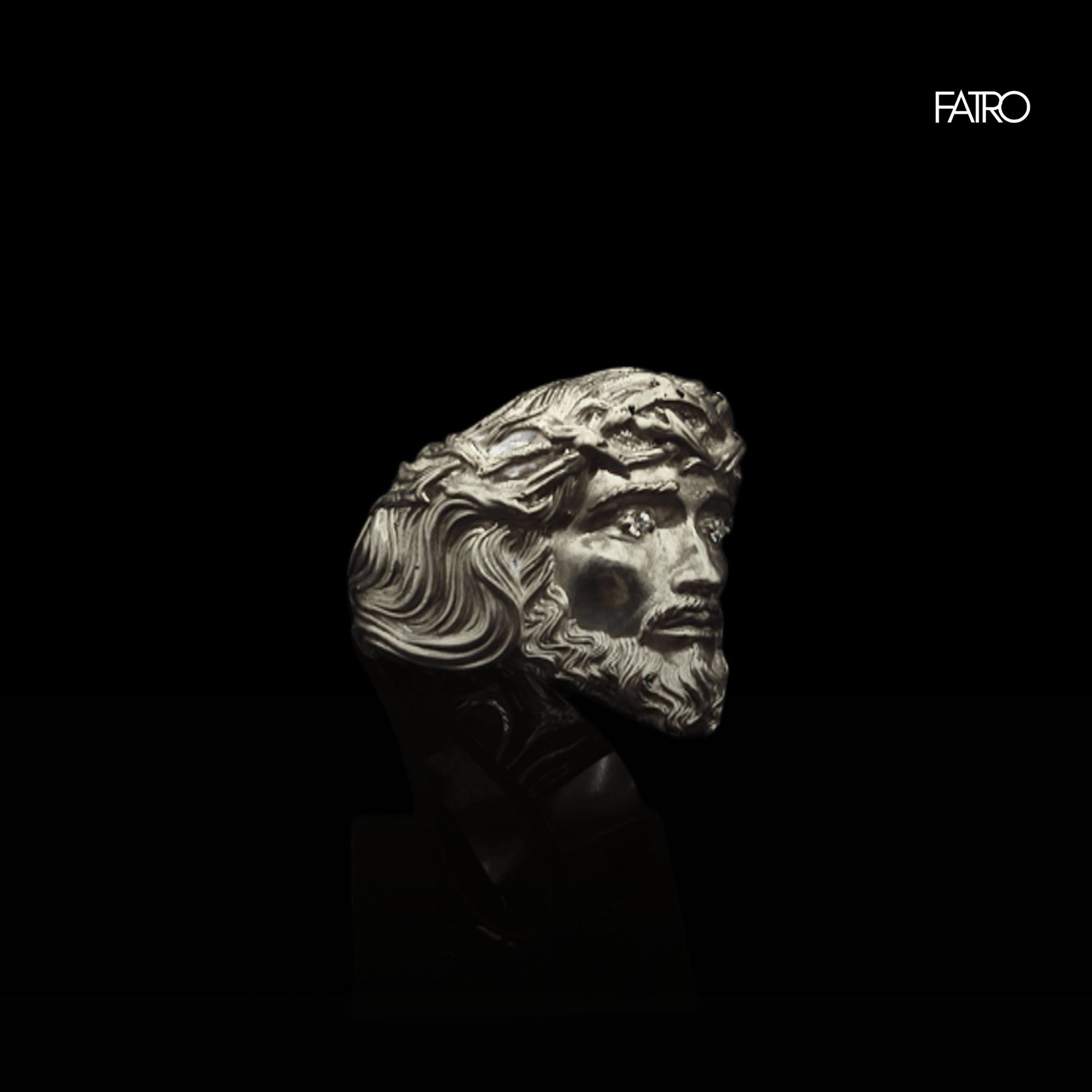 Anillo - Cara de Cristo con Engastes
