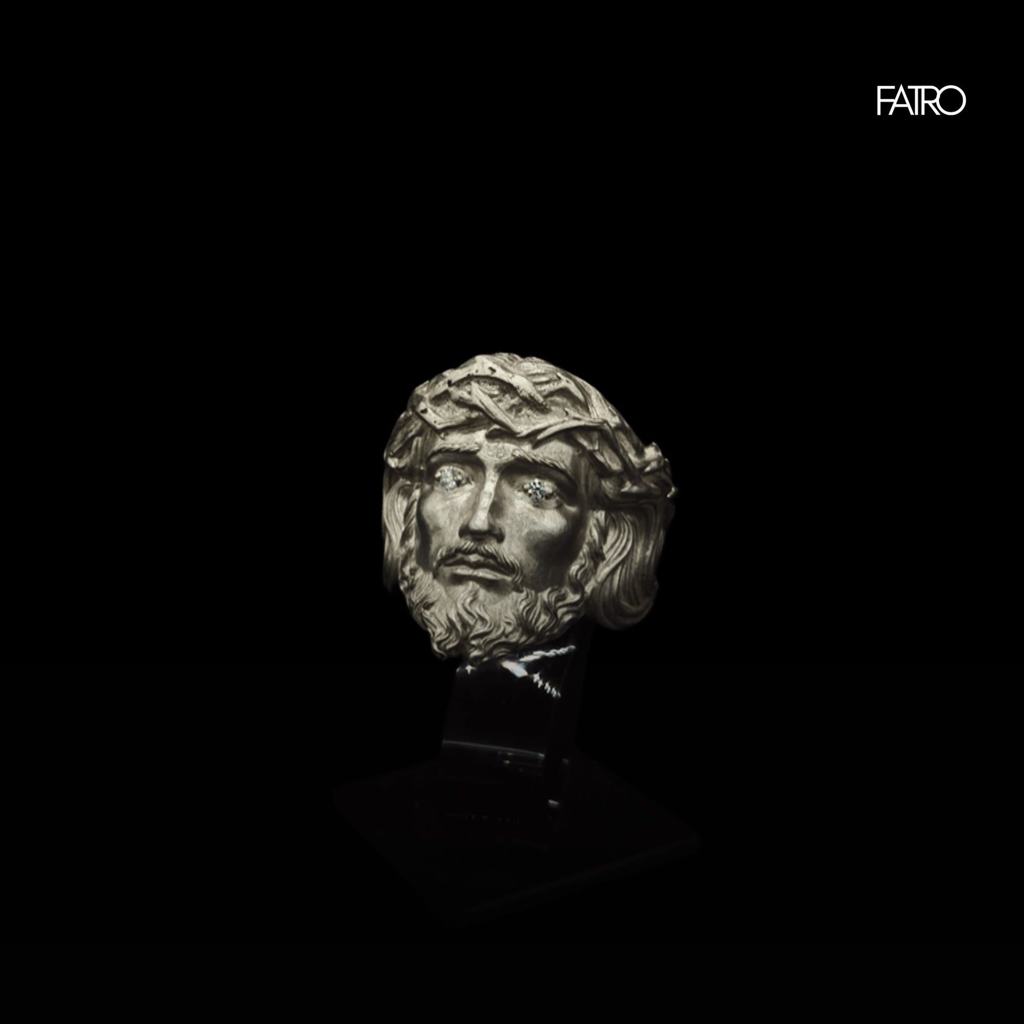 Anillo - Cara de Cristo con Engastes