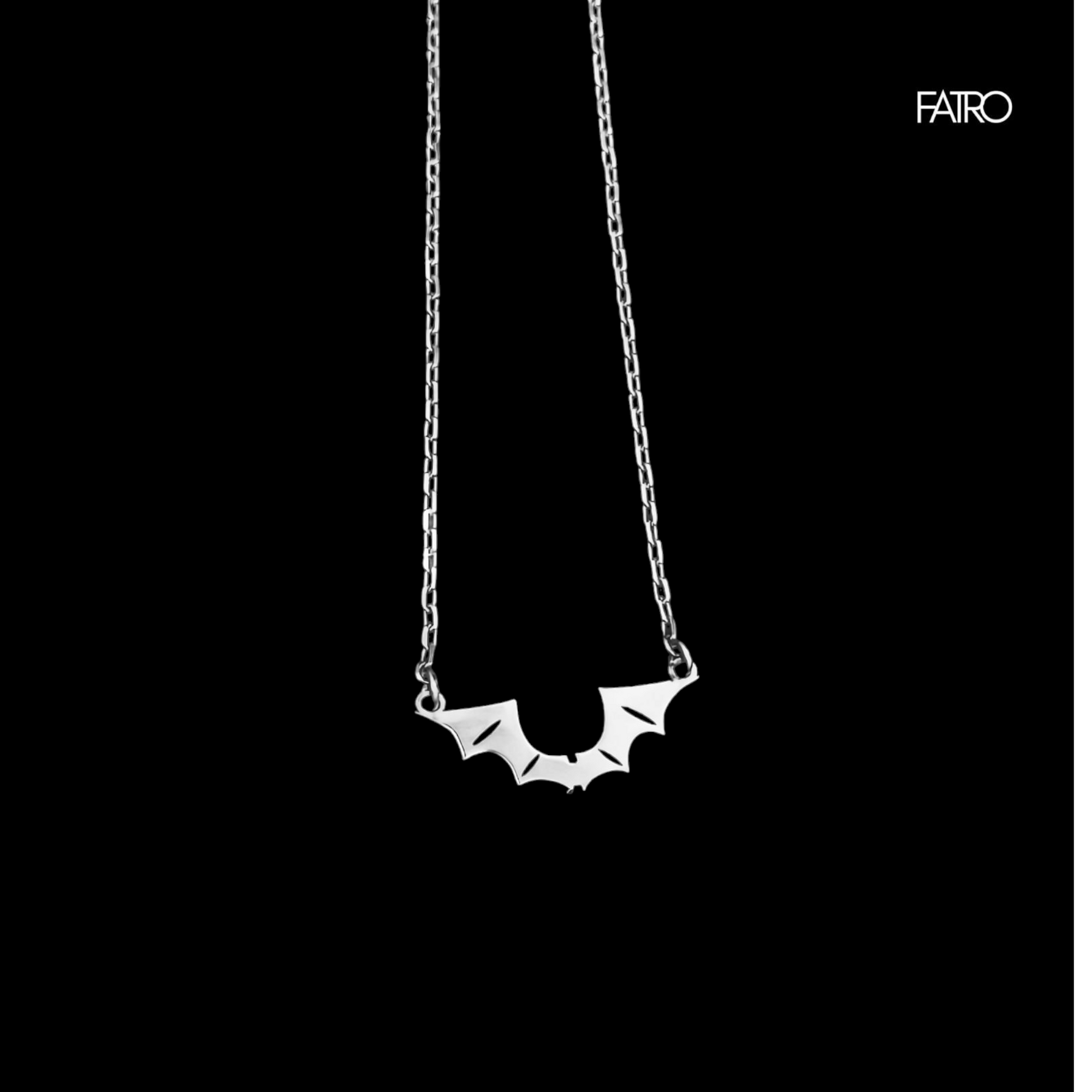 Collar Alas  Duki