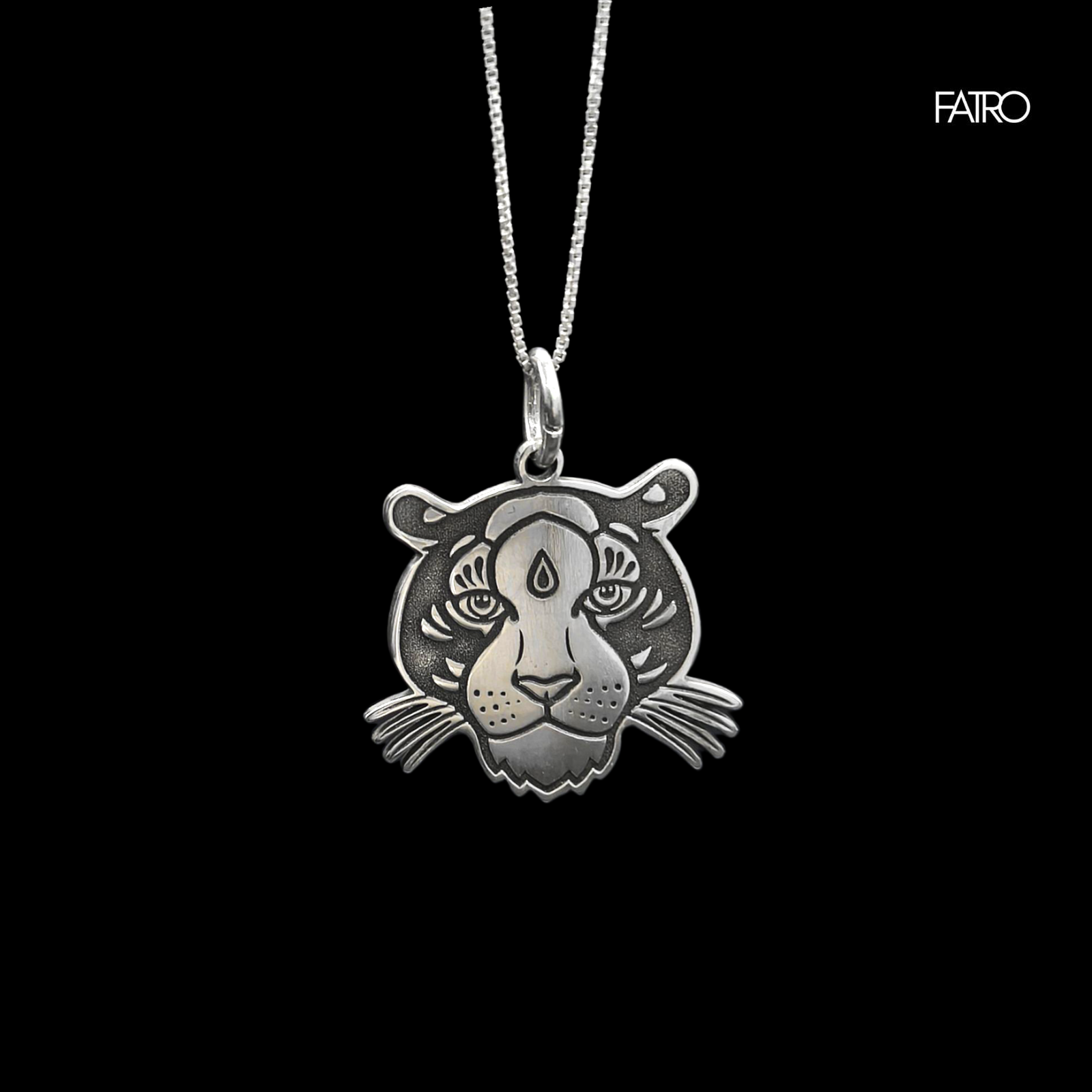 Collar marca PETRUZZI