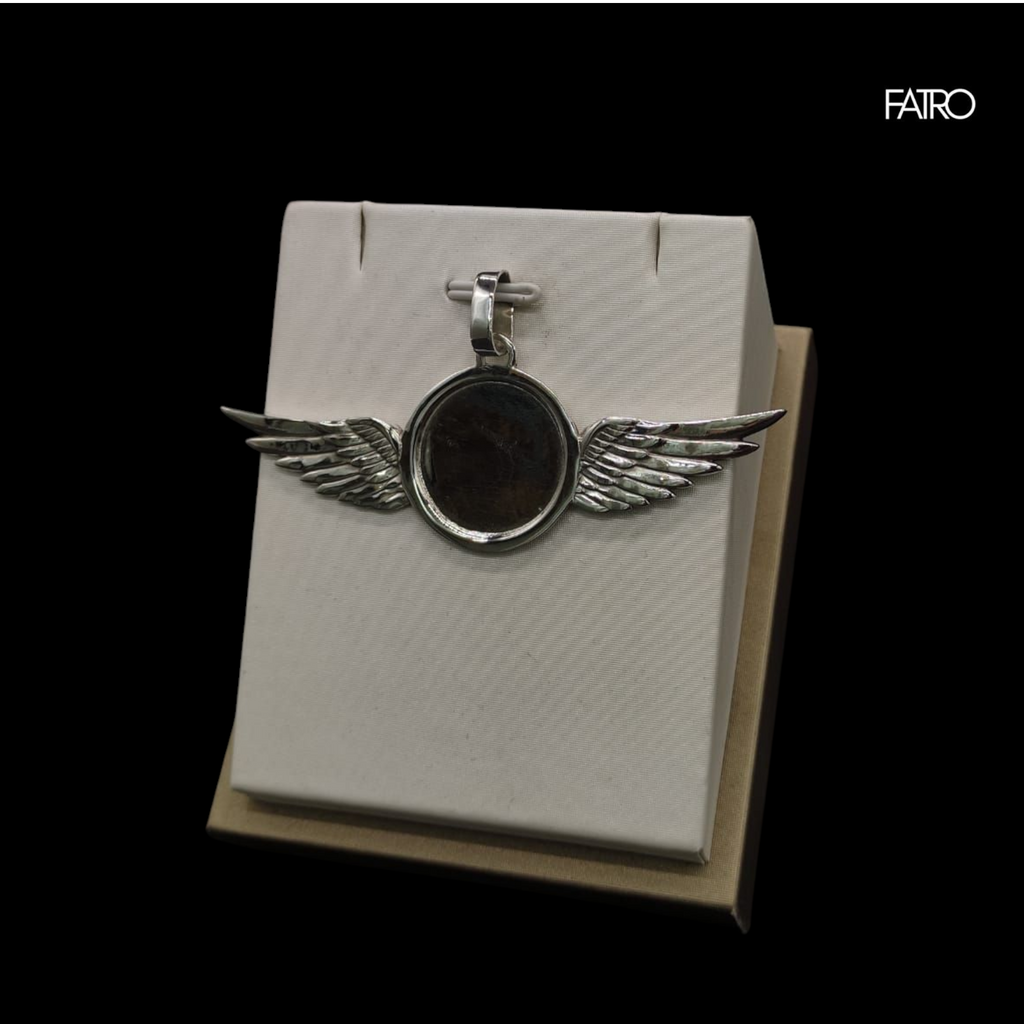 Colgante disco con alas