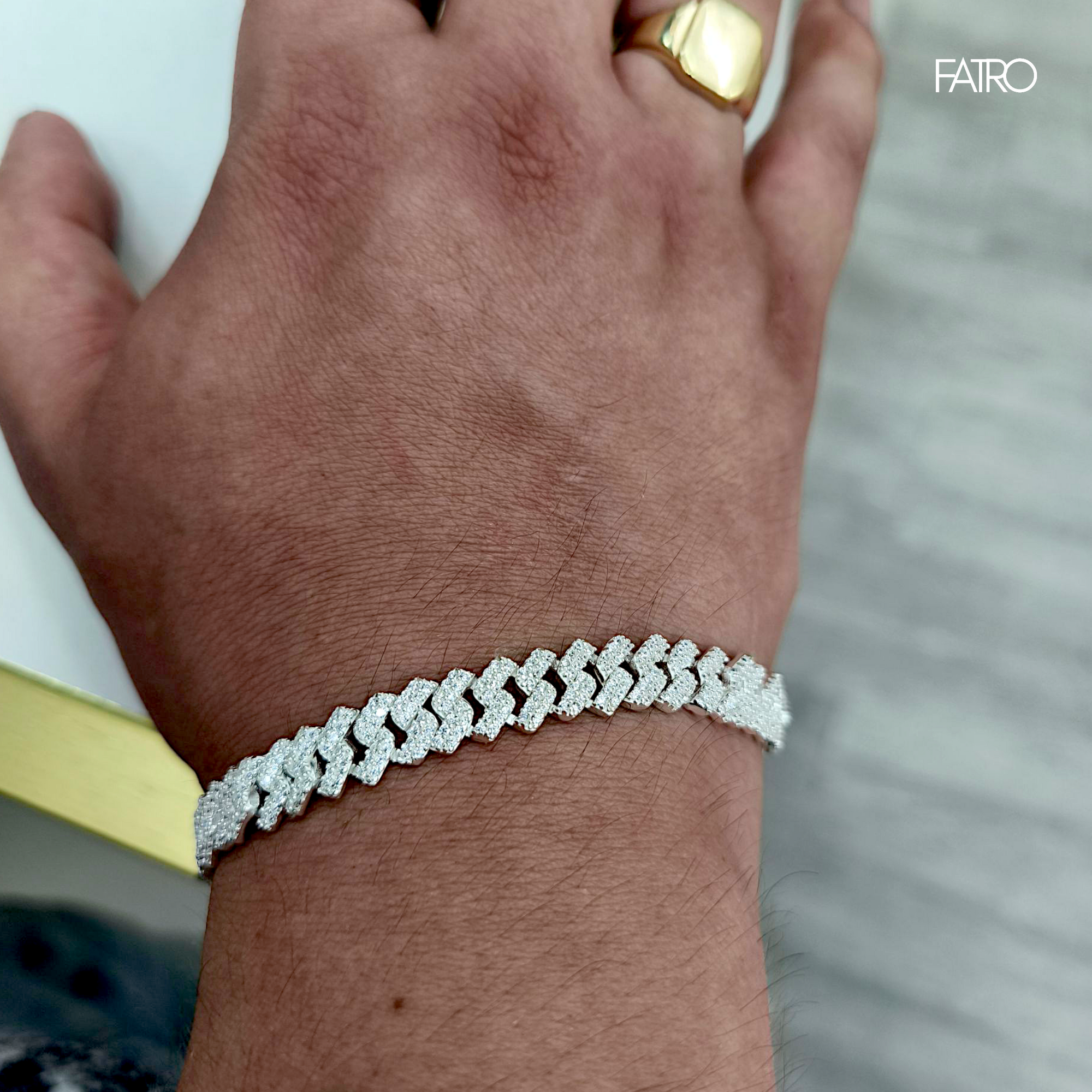 Pulsera microcircones